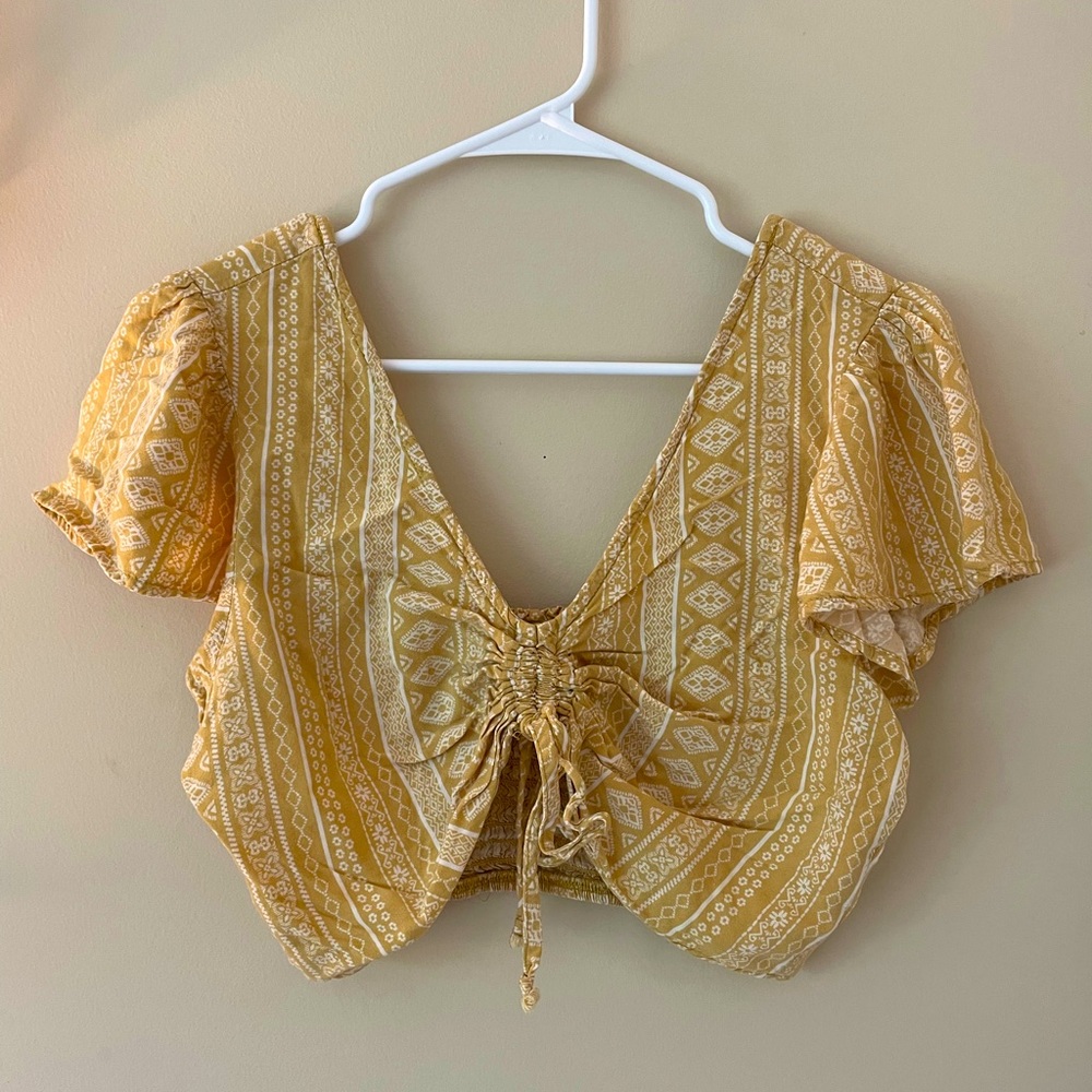 💛 Golden Yellow Patterned Live to Be Spoiled Crop Top with Flared Short-Sleeves